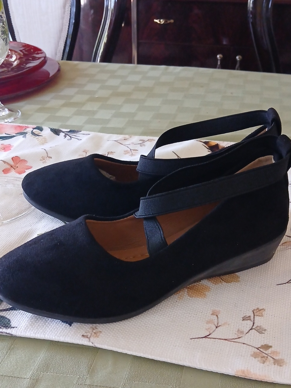 NWOT Women's Black Faux Suede Slingback Wedge Flats